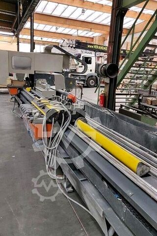 Pusat permesinan batangan Elumatec SBZ 150