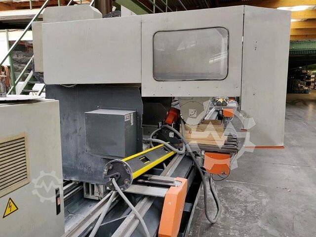 Pusat permesinan batangan Elumatec SBZ 150