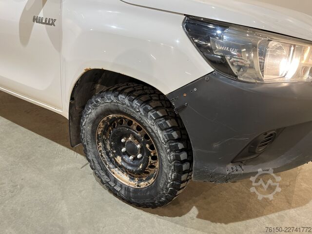 Nouto Toyota HiLux 2.4 D-4D Double Cab 150 PK 4X4 / Airco / ...