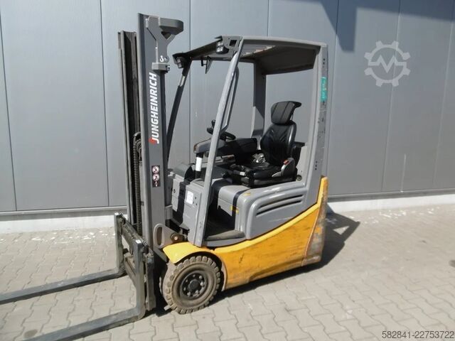 Frontstapler JUNGHEINRICH EFG 215 GE115-310 ZZ