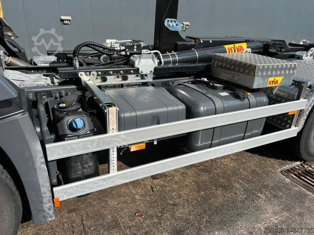 Camión portacontenedores de gancho MERCEDES-BENZ Arocs 2646 mit HYVA 2047-S Abrollkipper *NEU*