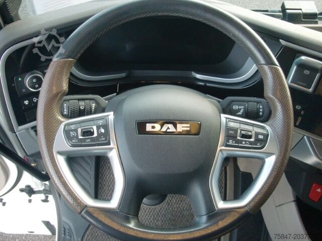 Hefðbundin dráttarbíll DAF XG+ 530 FT Intarder 2x Tank Relax