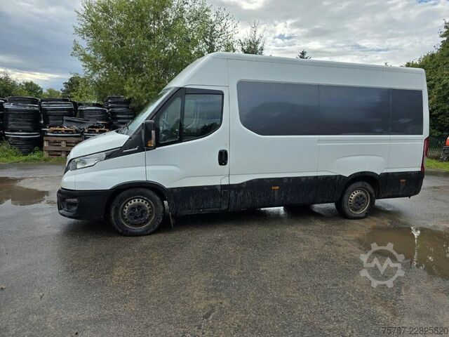 Furgone a tetto alto IVECO 35S16 HiMatic, Klima Automat, 1+2 Sitzer, AHK