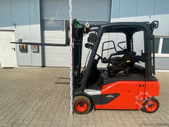 इलेक्ट्रिक - 4 पहिए Linde E20PL-02--EK + Ladegerät 3516