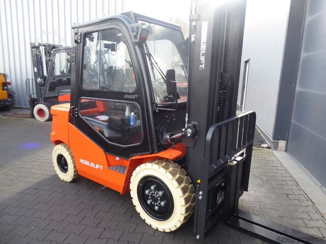 Elektrisk firehjulsgaffeltruck Noblelift CPD38