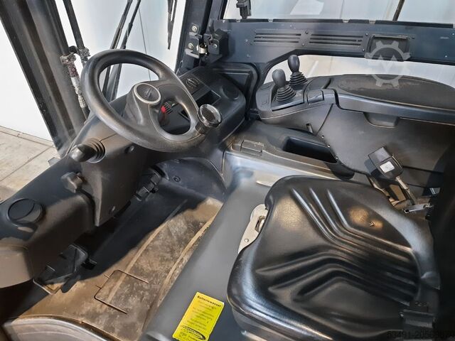 Sähköinen 4 -pyöräinen trukki Linde E30HL-01/600