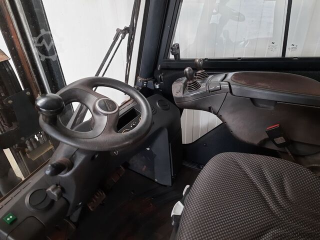 Chariot élévateur à fourche diesel Linde H30D-02