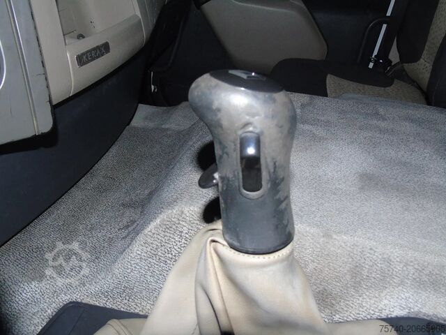 Kamion za otkači Renault Kerax 410DXI + 8X4 + MANUAL + SPRING