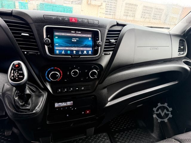 Furgoneta de bebidas IVECO 70C18H HI Duo Schwenkwandkoffer LBW 1,5to