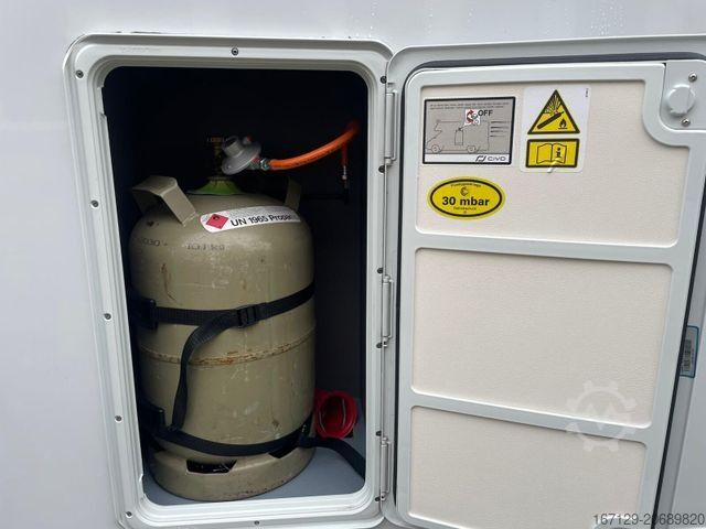 Avtodom z nadgradnjo (alkoven) LMC Tourer A 690 Schaden am Alkoven