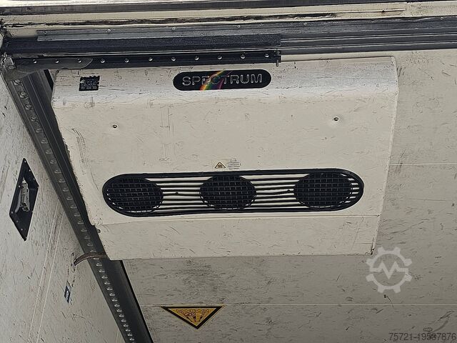 Refrigerated/frozen transport SCHMITZ SKO 24 LADEBORDWAND