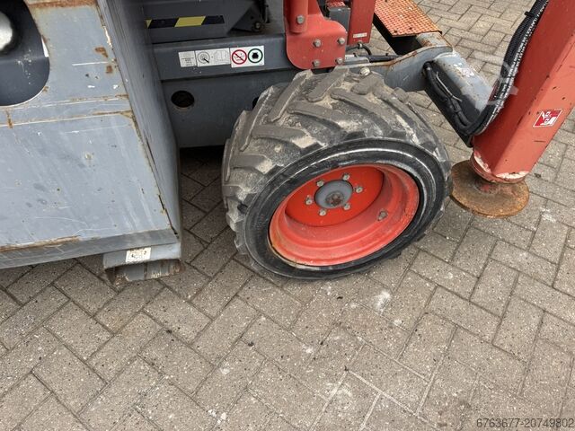 Skyjack SJ 6826RT plataforma tesoura / tesoura / plataforma de trabalho 2015, 4x4, motor Diesel Kubo SKYJACK SJ 6826RT Schaarhoogwerker / Scissor / Arbeitsbuhne 2015 4X4 Kubota Diesel 10M Werkhoogte