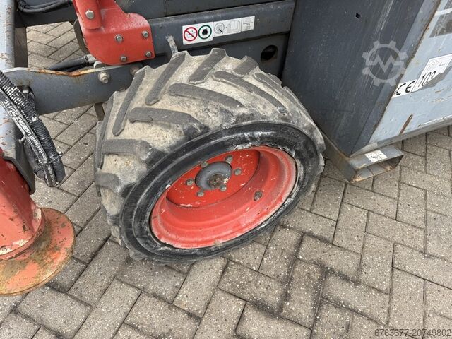 Skyjack SJ 6826RT plataforma tesoura / tesoura / plataforma de trabalho 2015, 4x4, motor Diesel Kubo SKYJACK SJ 6826RT Schaarhoogwerker / Scissor / Arbeitsbuhne 2015 4X4 Kubota Diesel 10M Werkhoogte