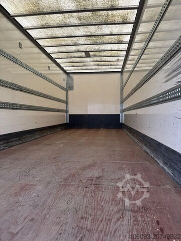 Mala DAF LF 210 Bakwagen