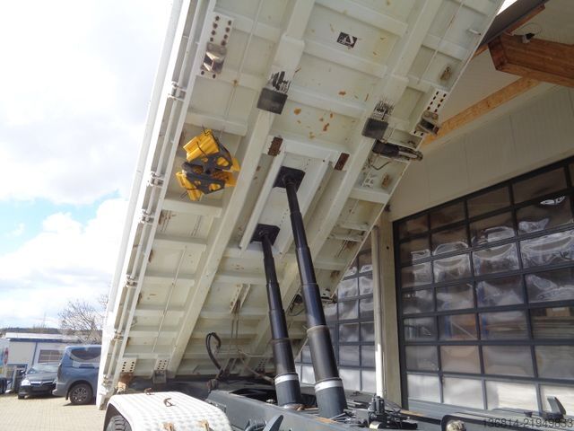 Tipper truck MERCEDES-BENZ Arocs 3246 /Blattfederung/Bordmatik/Meiller