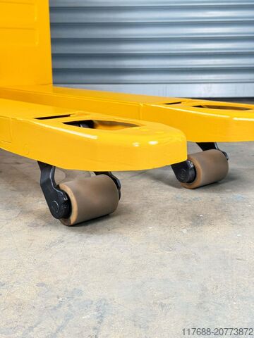 No pallet truck driver Jungheinrich ERE 225 FP - Servcie Neu - Batterie 85% - Garantie