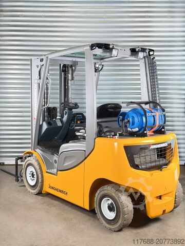 LPG lyftari að framan Jungheinrich TFG 430S - Service Neu - Triplex - VW Motor