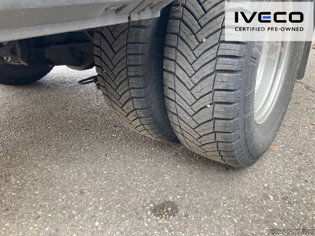 Pallbíll IVECO 70C18 Kastenwagen