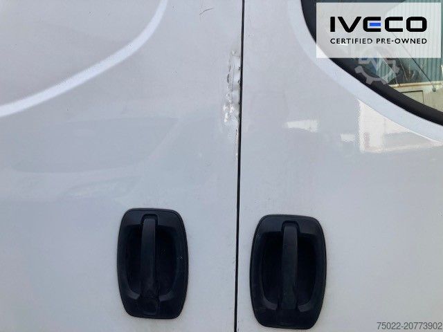 Pallbíll IVECO 70C18 Kastenwagen