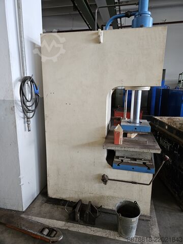 Prasa hydrauliczna WMW Zeulenroda Hydraulikpresse