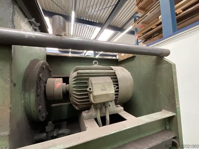 Hydraulic guillotine shear BRONSWERK BFH 50/3100