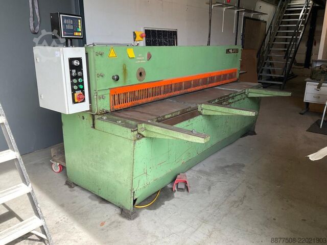 Hydraulic guillotine shear BRONSWERK BFH 50/3100