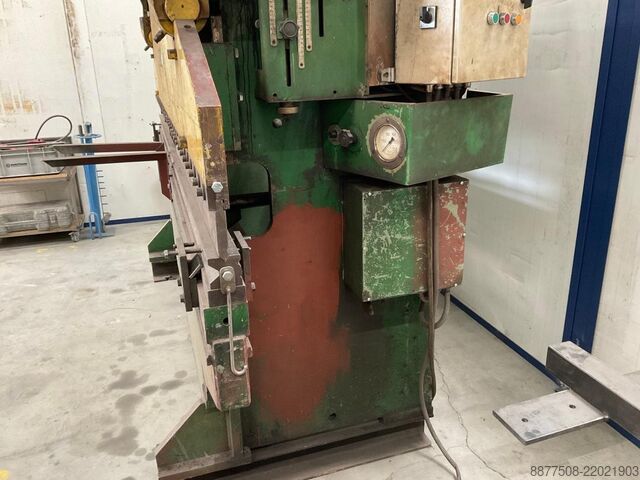 Hydraulic guillotine shear BRONSWERK BFH 50/3100