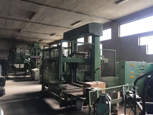 Nail packaging line 