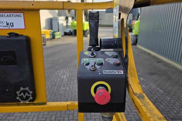 Scherenhebebühne Haulotte Compact 12 Electric, 12m Working Height, 300kg Cap