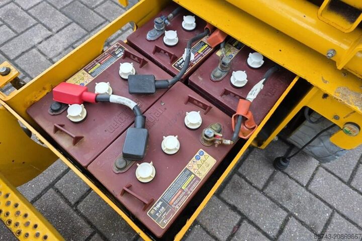 Scherenhebebühne Haulotte Compact 8 As-Is, Electric, 8.2m Working Height, 35