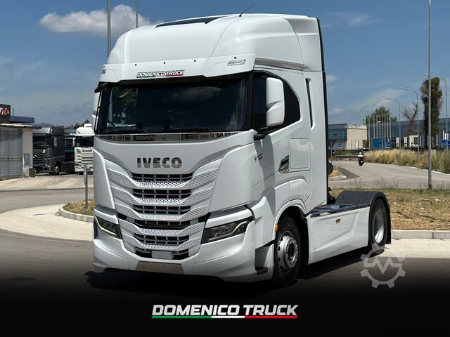 τυπική μονάδα τράκτορα IVECO S-WAY 530