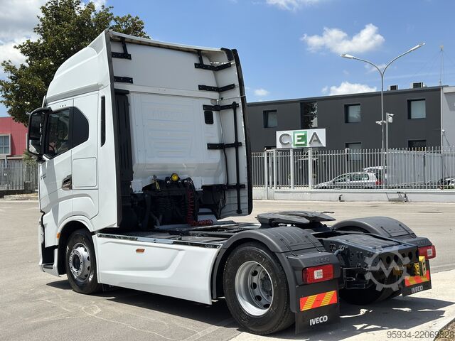τυπική μονάδα τράκτορα IVECO S-WAY 530