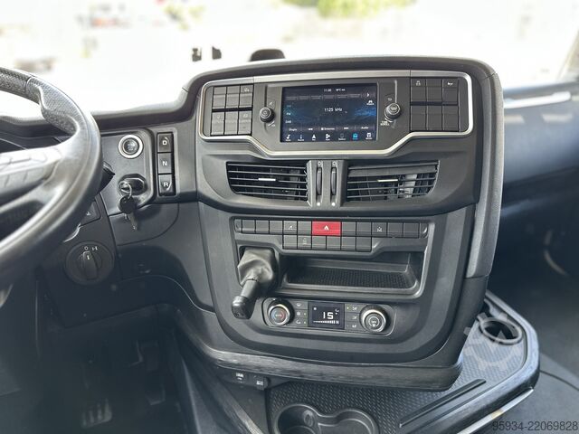 τυπική μονάδα τράκτορα IVECO S-WAY 530