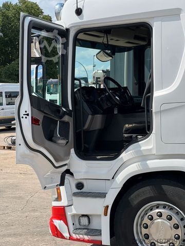 Felépítménycserélő teherautó SCANIA P410 6x2 BDF-Pritsche mit Fassi F215A.2.24 Kran