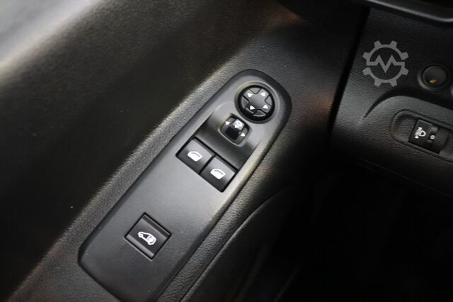 Camioneta familiar de techo alto Peugeot Partner 1.5 BlueHDI 130PK EURO 6 - Airco - Crui...