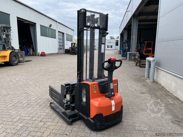 Hoogheffende truck Toyota SWE 120 S, nur 180 Std!