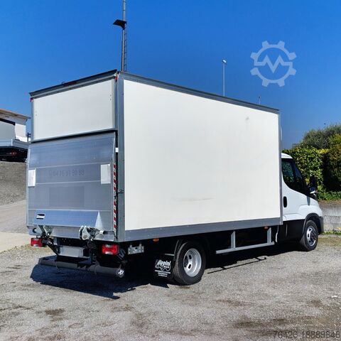 Kastenwagen mit Hebebühne Iveco 35 160