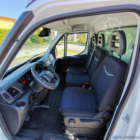 Kastenwagen mit Hebebühne Iveco 35 160