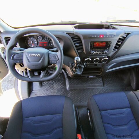 Kastenwagen mit Hebebühne Iveco 35 160
