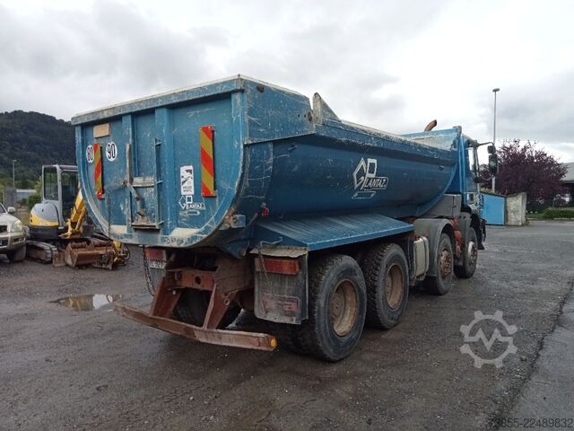 Lori sampah Iveco Trakker AD410T44 8×4