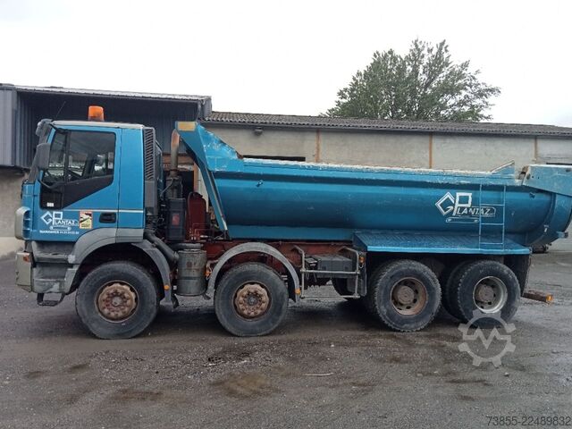 Lori sampah Iveco Trakker AD410T44 8×4