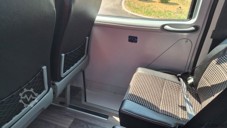 Kleinbus IVECO 2x Daily 70 Lagerfahrzeug Ferqui Sunrise 2,5 m B