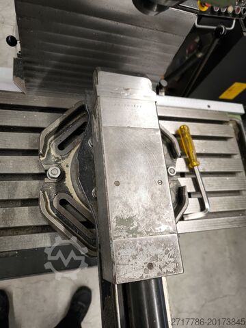 Universal-Werkzeugfräsmaschine Deckel FP 2 Aktiv Digital