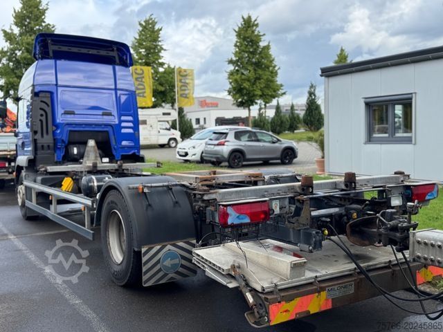 Camión con caja móvil MAN TGM 18.340 / LBW / 7 SITZER / AHK