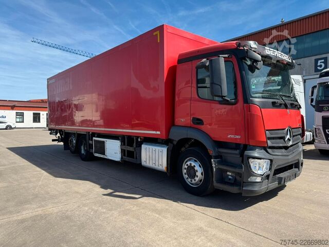 Rashladni kamion MERCEDES-BENZ ANTOS 2536 KÜHLKOFFER / LBW / CARRIER / 9,00M /