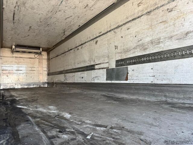 Rashladni kamion MERCEDES-BENZ ANTOS 2536 KÜHLKOFFER / LBW / CARRIER / 9,00M /