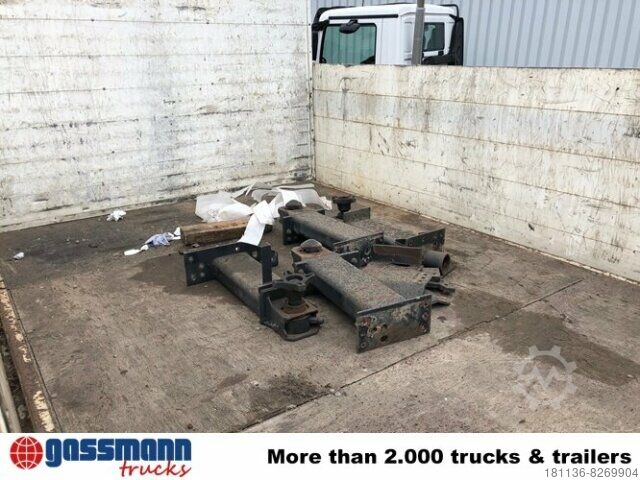 LKW mit Pritsche (offen) Wechselbrücke mit Kranvorrichtung