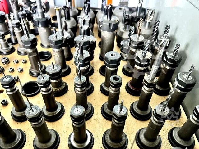 Qendër e përpunimit vertikal FEHLMANN Picomax 55 CNC