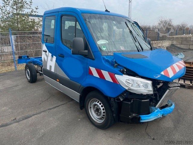 Van chassis MERCEDES-BENZ TEILEVERKAUF Sprinter 215 DoKa Motor&Getriebe ok