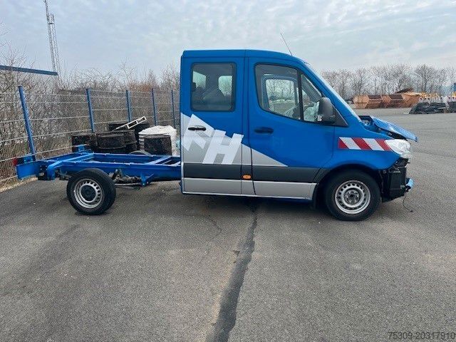 Van chassis MERCEDES-BENZ TEILEVERKAUF Sprinter 215 DoKa Motor&Getriebe ok